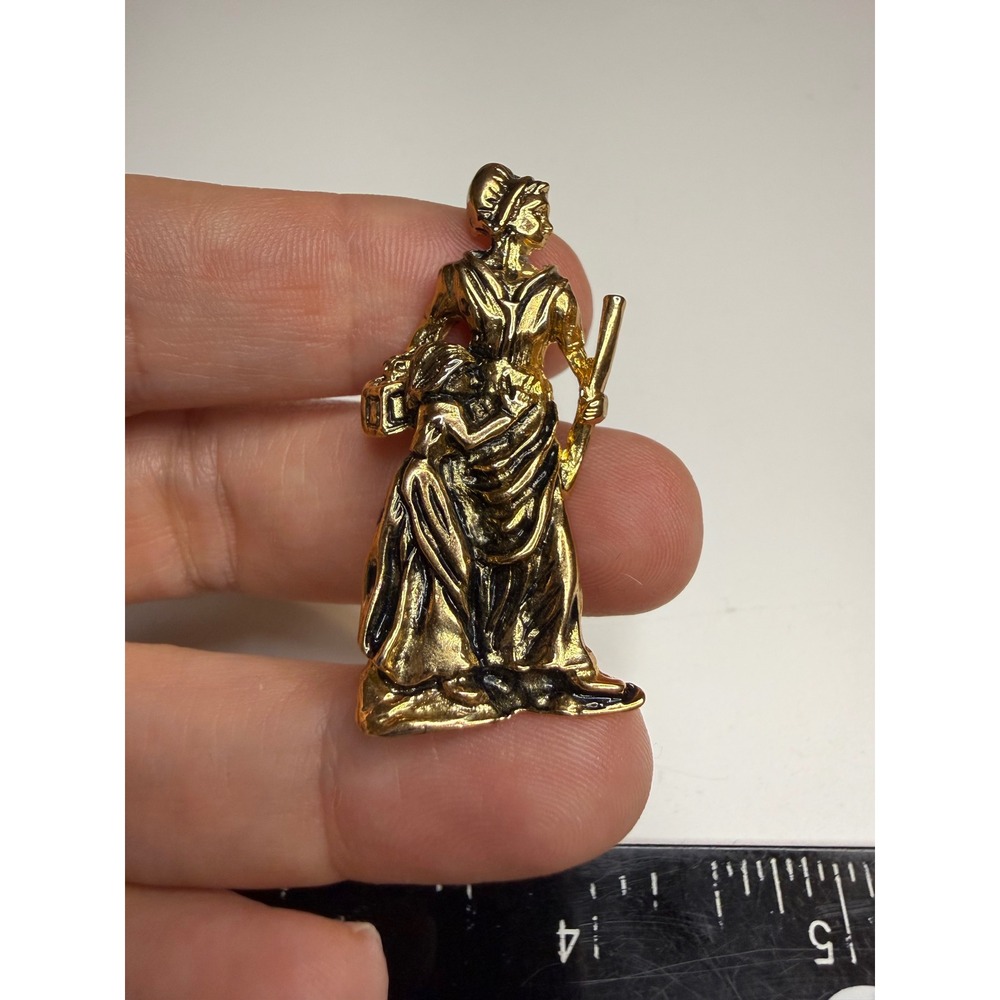 Gold Tone Pioneer Woman and Child Figural Brooch Pin Historical Western Jewelry